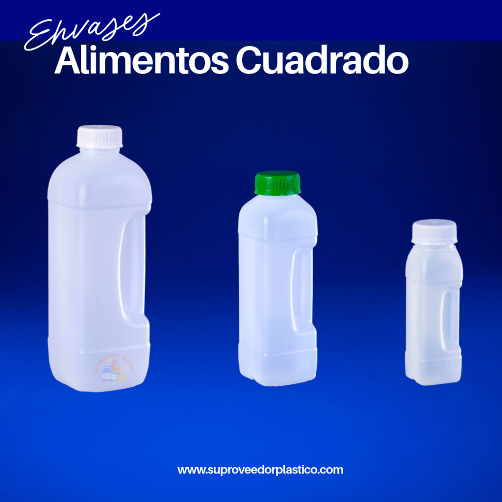 Tres envases plásticos opacos HDPE de diferentes tamaños, de forma cuadrada con asa lateral, con tapas de rosca blancas y verdes. Botellas de leche/detergente.