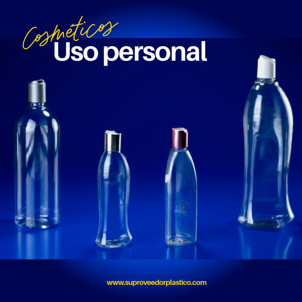 Cuatro botellas plásticas PET transparentes de formas curvas y ergonómicas, con tapas Disc-Top en colores plata, metalizado y blanco. Envases para gel de ducha.