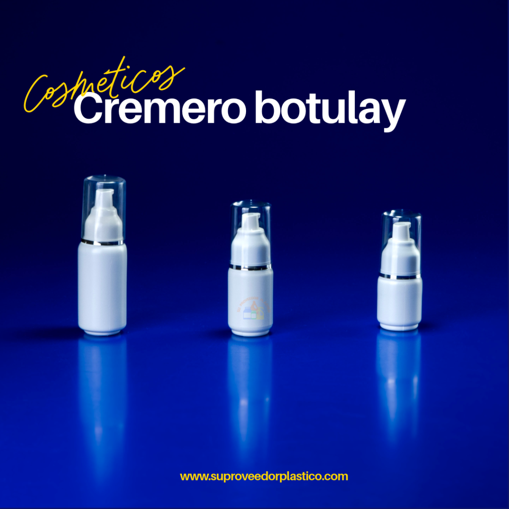 Tres mini botellas Airless cilíndricas blancas con banda plateada en el cuello, bomba dosificadora y tapa protectora transparente. Envases para sueros y cremas.