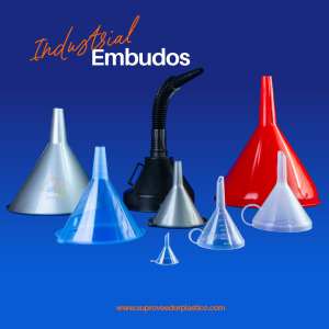Variedad de embudos plásticos industriales de diferentes tamaños y modelos con extensión flexible en Cali.